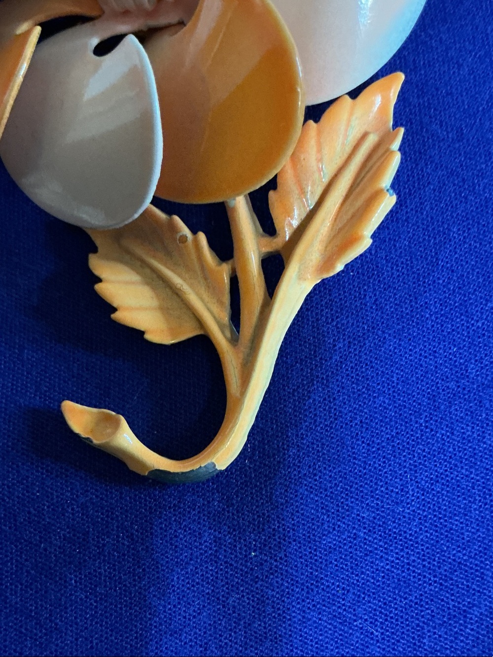 Vintage Orange & Cream Floral Brooch & Clip Earrings Set - Picture 9 of 9